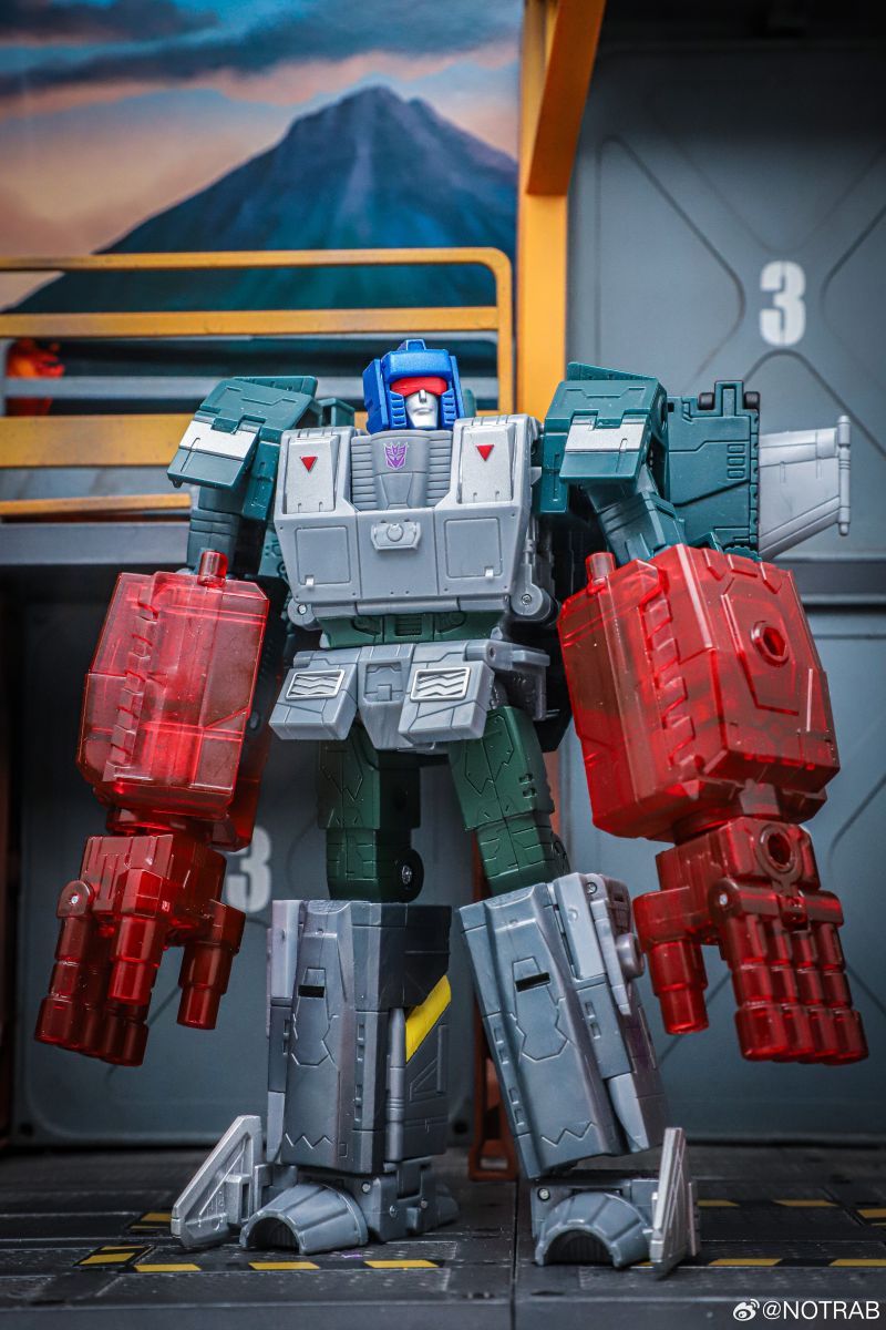 United Overcharge Triple-Changer In-Hand Images of Legacy